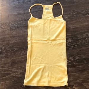 Make + Model goldenrod raw hem tank, S